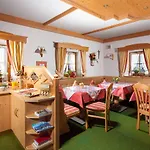 Rennlehen Guest house 3*